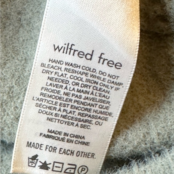 ARITZIA (Wilfred Free) Hush Knit V Neck Sweater - Picture 4 of 8